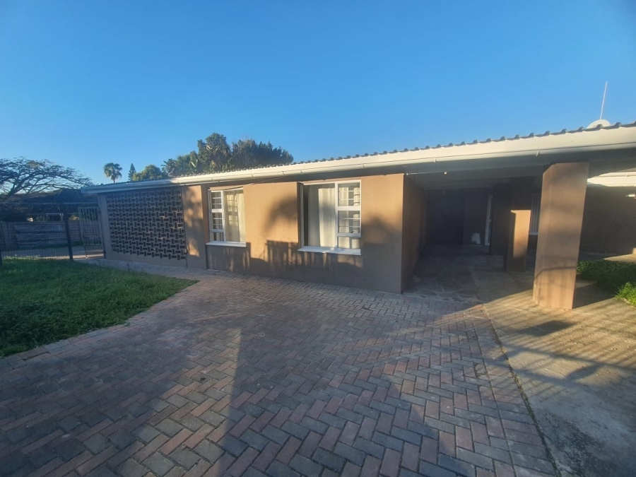 To Let 3 Bedroom Property for Rent in Beacon Bay Eastern Cape